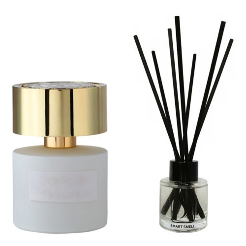 Аромадиффузор 50 мл c аналогом Tiziana Terenzi, Cassiopea. Товар на фото справа, слева – пример оригинального флакона.